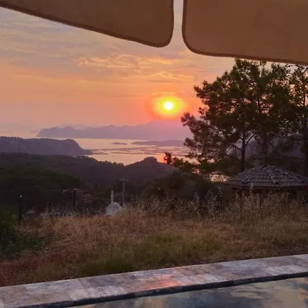 ホームステイ Iztuzu Sunset Gokbel